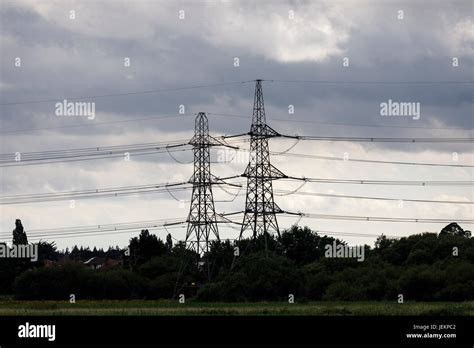 Aufdringliche Pylone Fotos Und Bildmaterial In Hoher Aufl Sung Alamy