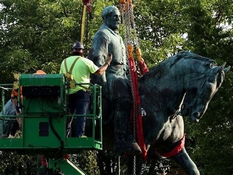 Robert E Lee Statue Removed In Charlottesville Mpr News