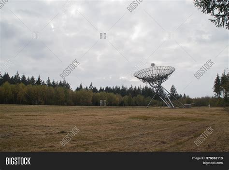 Radio Telescope Near Image & Photo (Free Trial) | Bigstock