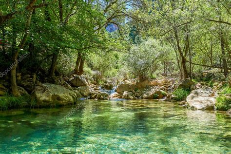 Río que pasa en la Cerrada de Utrero en Sierra Cazorla Parque Natural