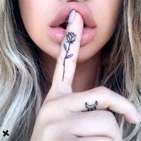 Aprender Sobre 32 Imagem Tatuagem Feminina Nos Dedos Br Thptnganamst