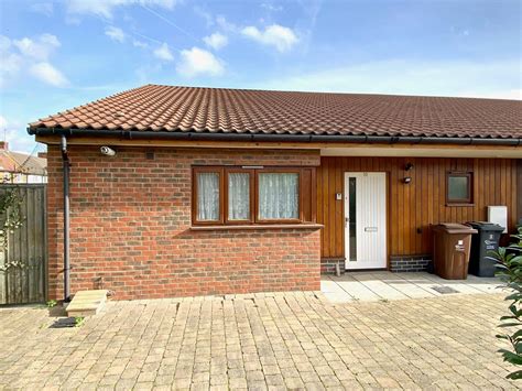 2 Bed Semi Detached Bungalow For Sale In Ron Todd Close Dagenham