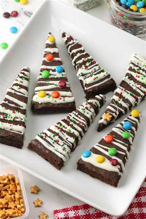 Christmas Tree Brownies - The Toasty Kitchen