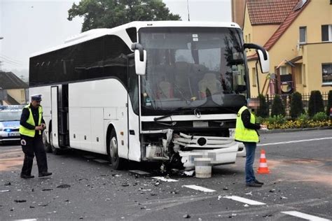 Wypadek na DK6 w Warszkowie 16 06 2019 Autokar wycieczkowy zderzył się