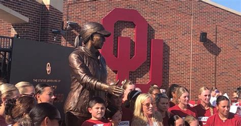 Patty Gasso Statue Hits Perfect Pose To Capture Ou Softball Legend