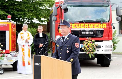 Freiwillige Feuerwehr Stadt Rosenheim E V Fahrzeugsegnung Bei Der