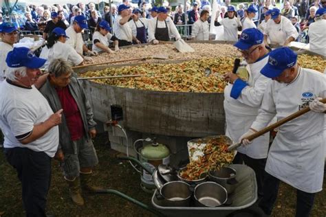 Fill Sur Sarthe Ils Ont Battu Le Record Du Monde De La Plus Grande