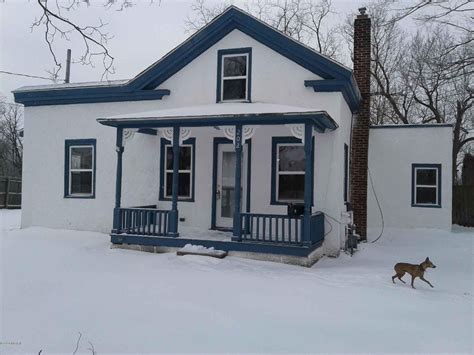 202 Rock River Ave Three Rivers Mi 49093 See Est Value Schools And More