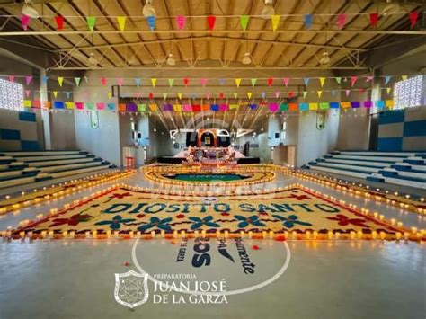 Elaboran Majestuoso Altar De Muertos En La Preparatoria Juan Jos De La