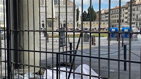 Santa Maria Novella La Denuncia Questa Piazza Tra Spaccio E