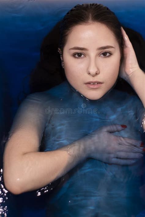 Naked Woman Drowning Underwater Stock Photos Free Royalty Free Stock Photos From Dreamstime