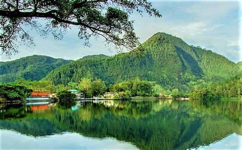 The Magic Of Telaga Sarangan Magetan Indonesia Traveler