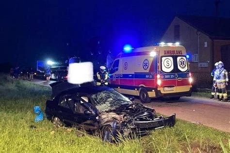 Śmiertelny wypadek w gminie Szumowo Auto wjechało pod ciężarówkę z