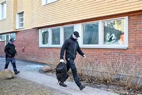 Fire anholdte i Sverige mistænkes for terrorplaner for IS BT Udland