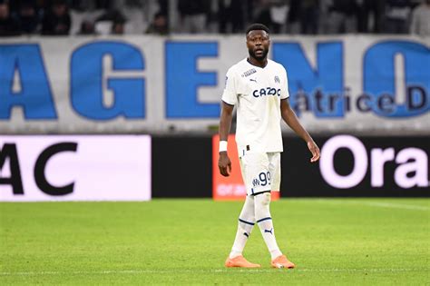 Om Chancel Mbemba Un Retour Qui Ne Pr Sage Rien De Bon Foot Sur