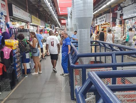 Movimentação No Mercadão De Madureira é Intensa Na Véspera De Natal Super Rádio Tupi