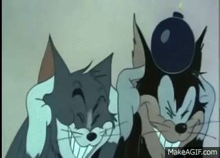 Tom and Jerry 025 Trap Happy 1946 on Make a GIF