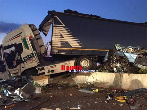 Salto Di Corsia Di Un Tir SullA1 Tra Pontecorvo E Ceprano Tragedia