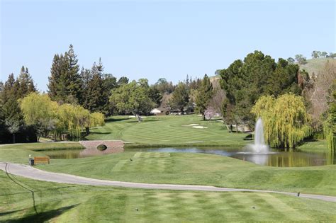 Round Hill Country Club, Alamo, California - Golf course information ...