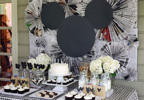 Mickey Mouse birthday party - Chickabug