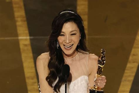 4 Rekomendasi Film Yang Dibintangi Oleh Michelle Yeoh