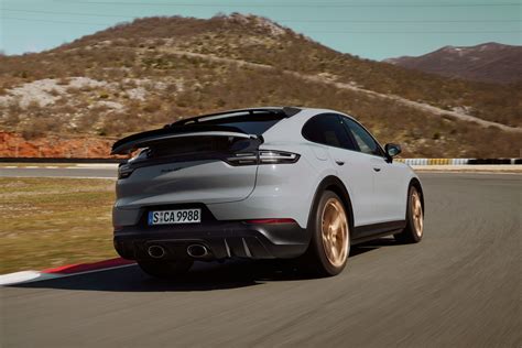 PORSCHE CAYENNE TURBO GT 2021 640 CH POUR LE PLUS MUSCLÉ DES CAYENNE