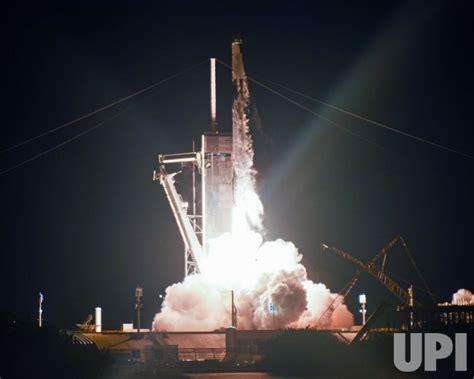 Photo Spacex Launches Cargo Dragon For Nasa From The Kennedy Space