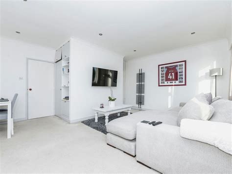 2 Bed Flat For Sale In Chiltern Road Sandridge St Albans Al4 £