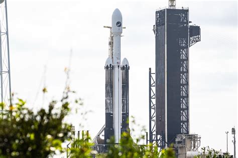 Live Coverage Spacex Falcon Heavy Set To Launch Of Secretive X 37b