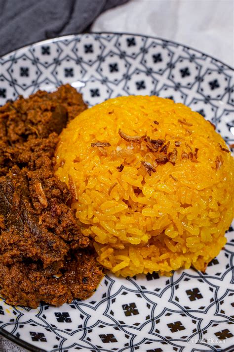 pulut kuning yellow turmeric glutinous rice nomadette