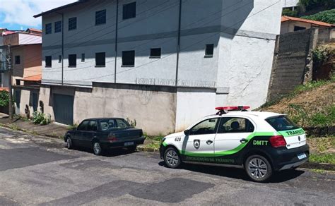 Agentes De Tr Nsito Localizam Carro Furtado Not Cias De Po Os De