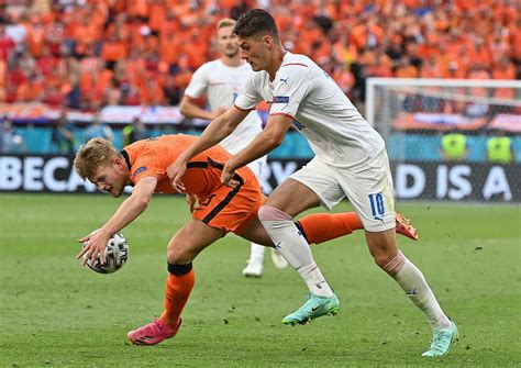 La Prima Sorpresa Di Euro Olanda Fuori De Ligt Condanna I Suoi