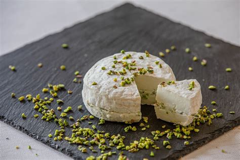 Camembert Di Bufala Al Pistacchio Buffalo Milk Producs Le