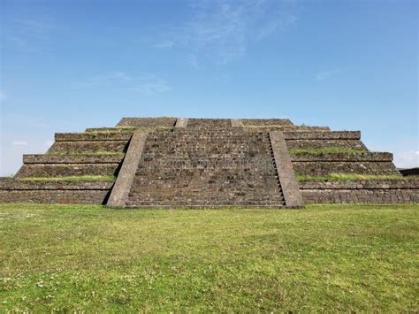 Pir Mide En La Zona Arqueol Gica De Teotenango M Xico Foto De Archivo