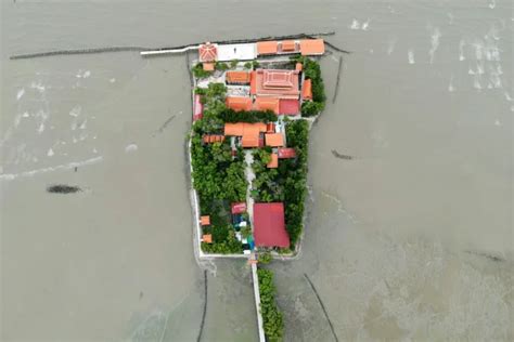 Thailand S Coastal Village Battling Rising Sea Levels