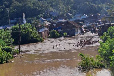 Banjir Bandang Dan Tanah Longsor Terjang Satu Desa Di Sumbawa Puluhan