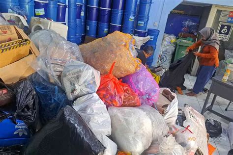 Foto Kota Bandung Miliki Tiga Bank Sampah Induk Dan Bank Sampah