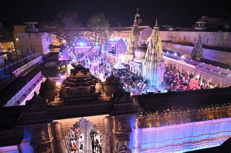 देशभर में महाशिवरात्रि की धूम शिवालयों में हर हर महादेव के उद्घोष