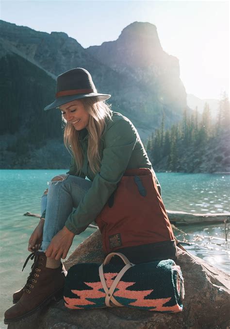 My Favorite Hats for Traveling • The Blonde Abroad