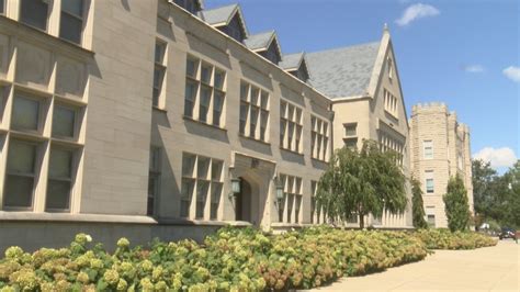 Eastern Illinois University to welcome students back to campus | WCIA.com