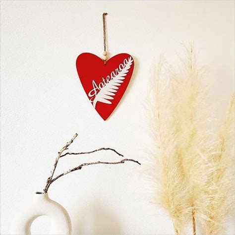 Heart Aotearoa Fern White Gift Shop Glenfield Souvenirs Kiwiana