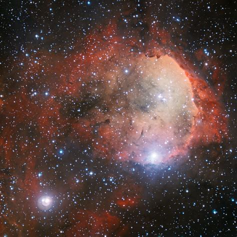 Glowing Nebula Looks Like Giant Human Face in New Photo | Space