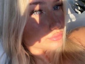 ANNA SOPHIE DUECK Nude AZNude