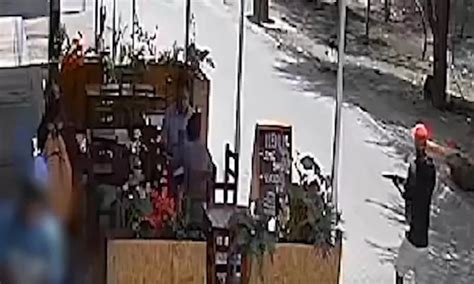 Piura Asaltan con escopeta a dos policías de civil en restaurante