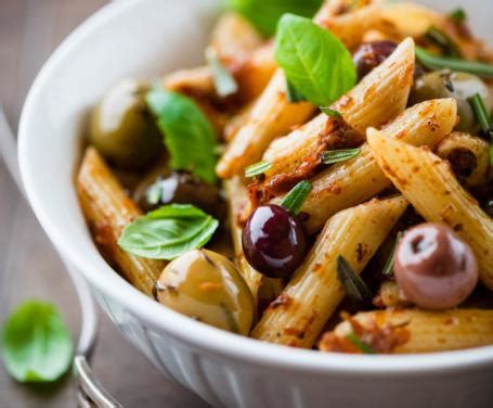 Penne Al Pesto Di Pomodorini Secchi Con Olive La Ricetta Per Preparare