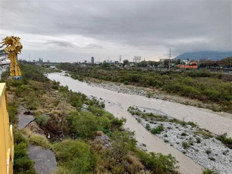 Crece Afluente Del R O Santa Catarina Tras Chubascos