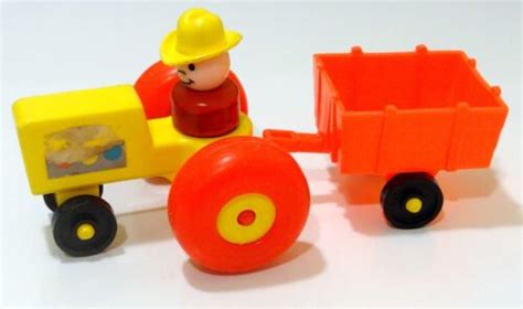 Vintage Fisher Price Farm Little People Yellow Tractor Wred Cart And