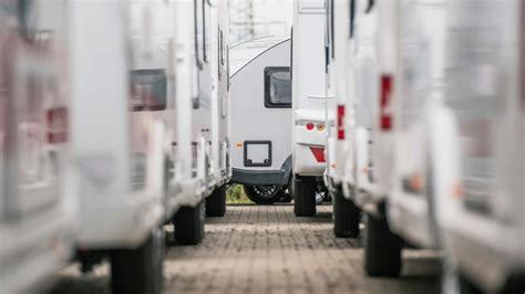 Can You Lease An Rv The Truth About Rv Leases Getaway Couple