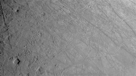 Sharp close-ups of ocean moon Europa, first in 22 years