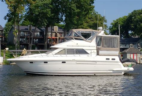 1997 Cruisers Yachts 3650 Aft Cabin Motoryacht Motor Yacht For Sale